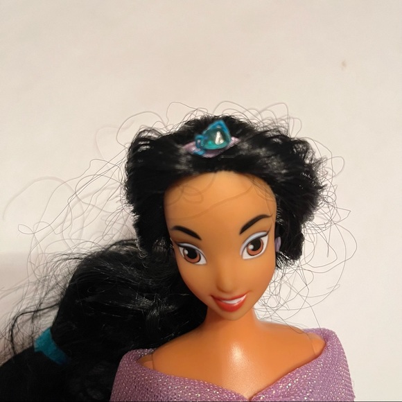 Disney Princess Jasmine from Aladdin Wearing Purple Outfit with Slippers - Picture 6 of 9